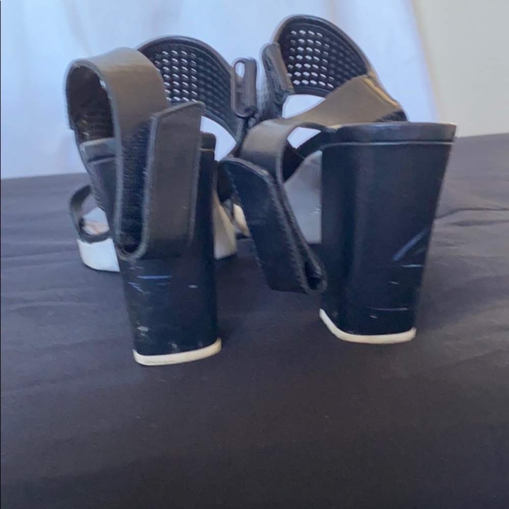 Clarks heels - Picture 2 of 2